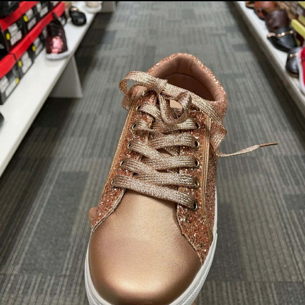 ‼️CLEARANCE PRICE FIRM‼️Rose Gold Glitter Sneaker🔥 - Picture 6 of 7